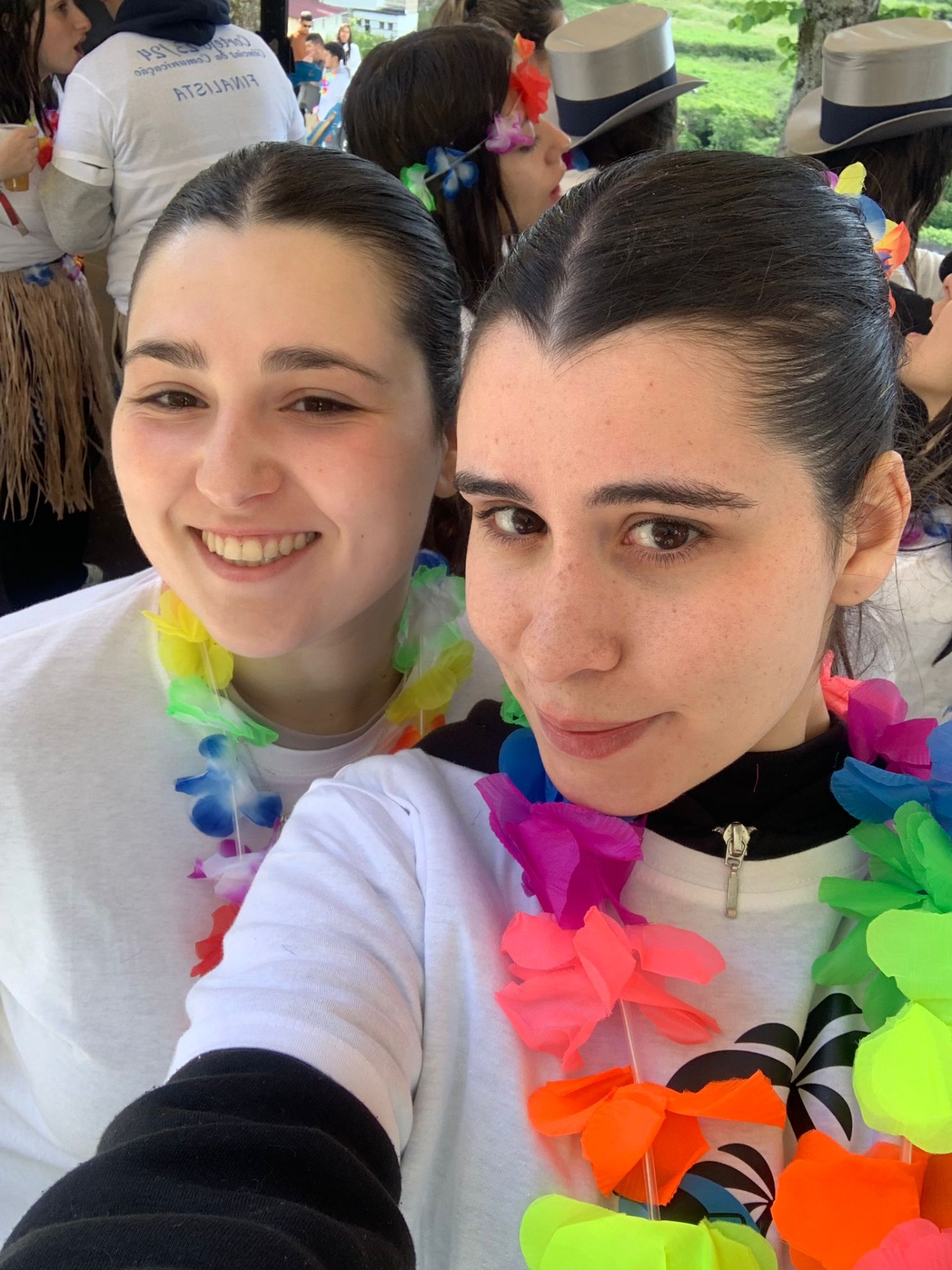 Imagem 4: Retrato de duas estudantes finalistas de Ciências da Comunicação/ Vila Real/ Juliana Gomes/ 2024